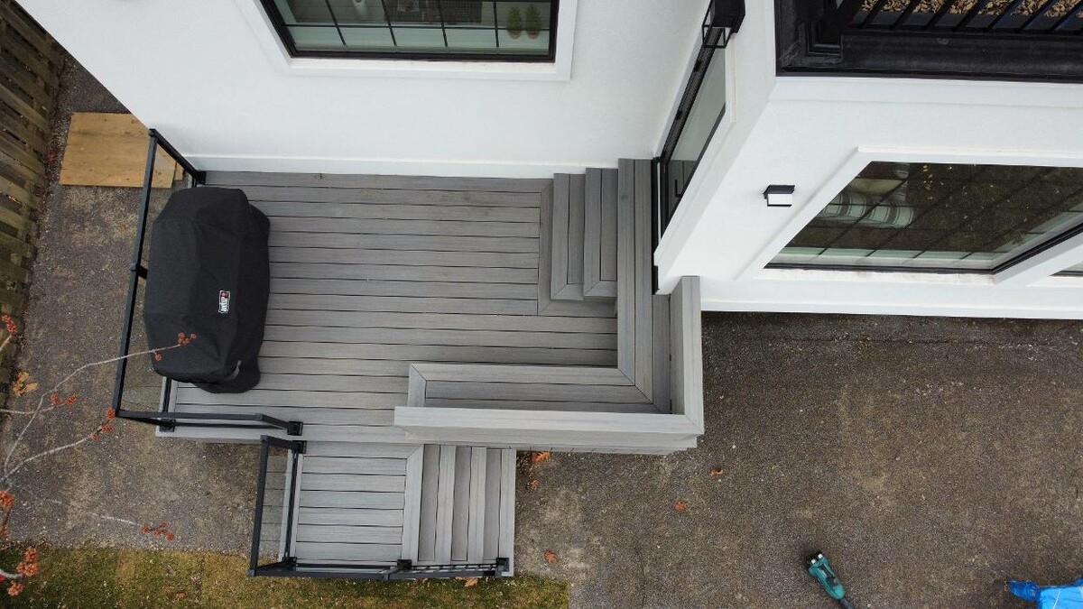 Images Mississauga Decks and Trim
