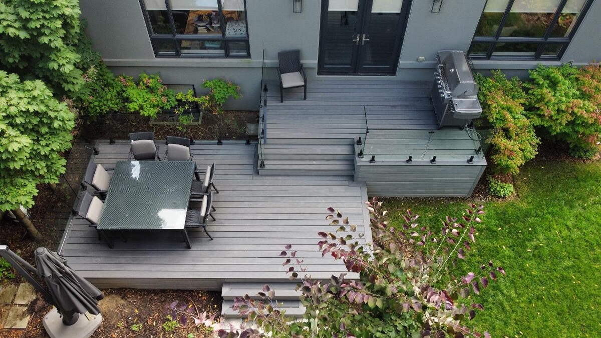 Images Mississauga Decks and Trim