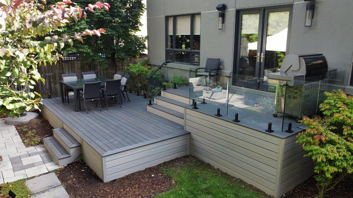 Images Mississauga Decks and Trim
