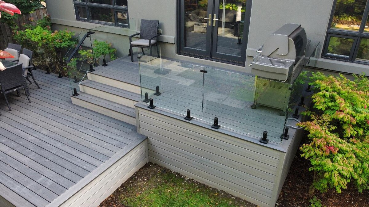 Images Mississauga Decks and Trim