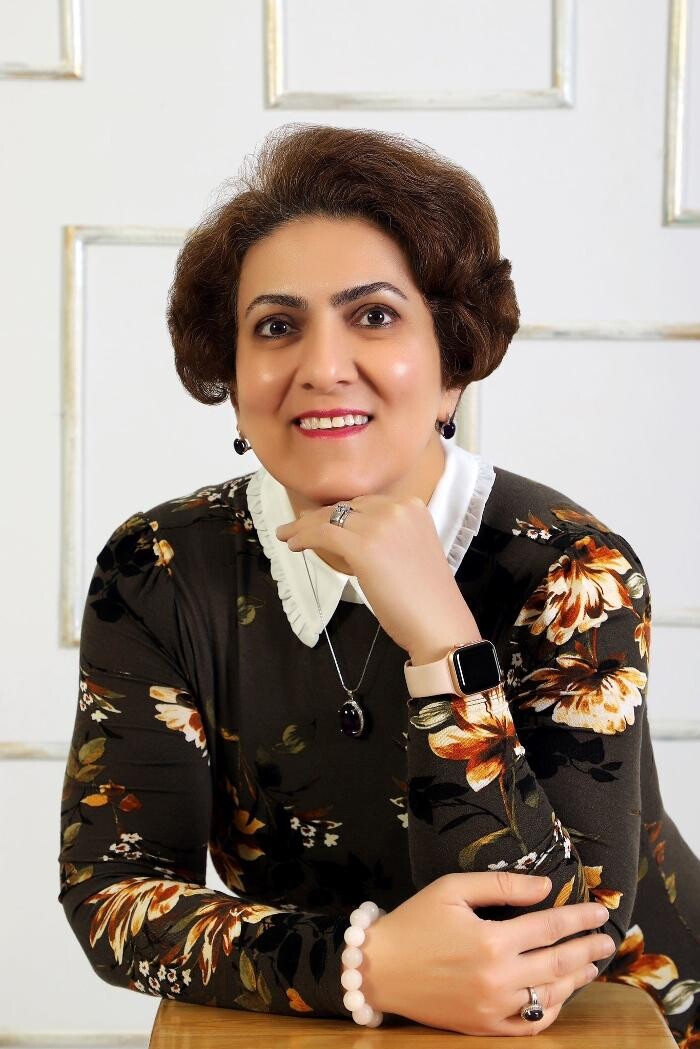 Images Dr. Naghmeh Mirhosseini, ND