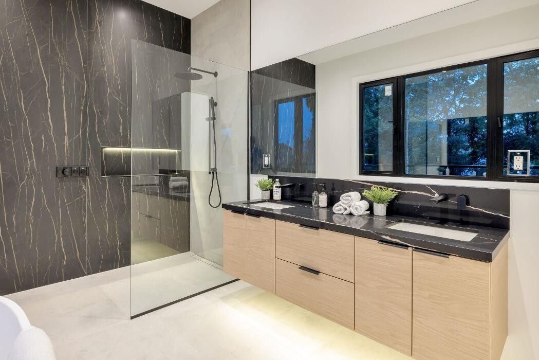 Images Meadowlands Group Inc.