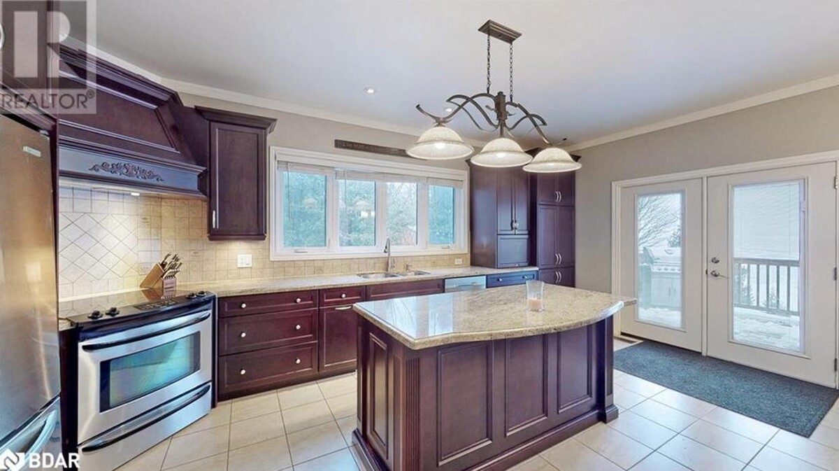 Images Bill Jackson and Lake Country Real Estate Team - EXP Realty Brokerage