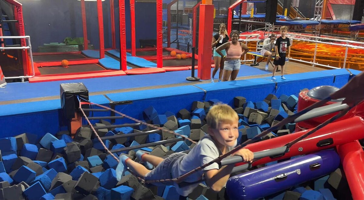 Images Aerosports Trampoline Park