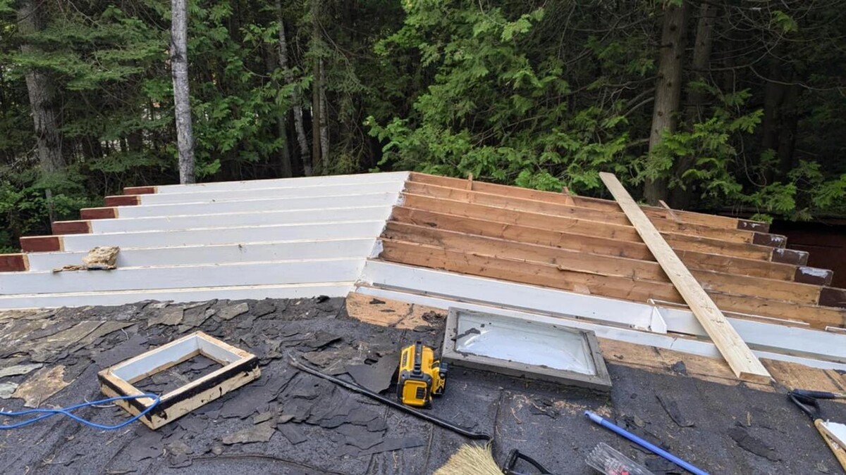 Images LaValley Roofing & Renovations