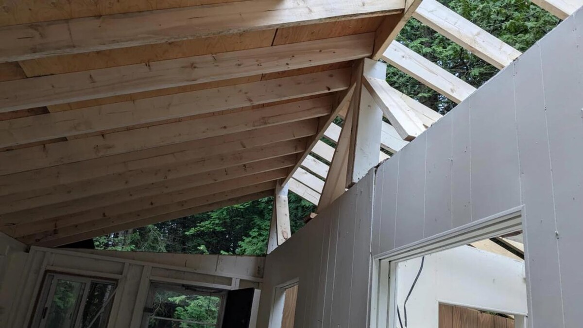Images LaValley Roofing & Renovations