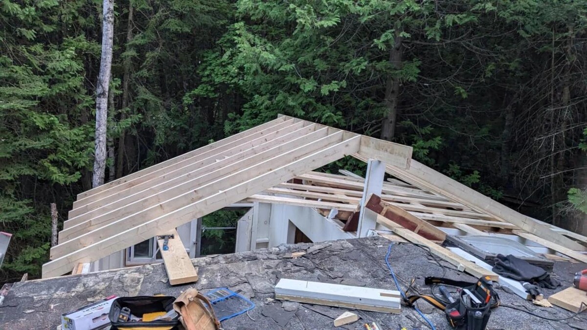 Images LaValley Roofing & Renovations