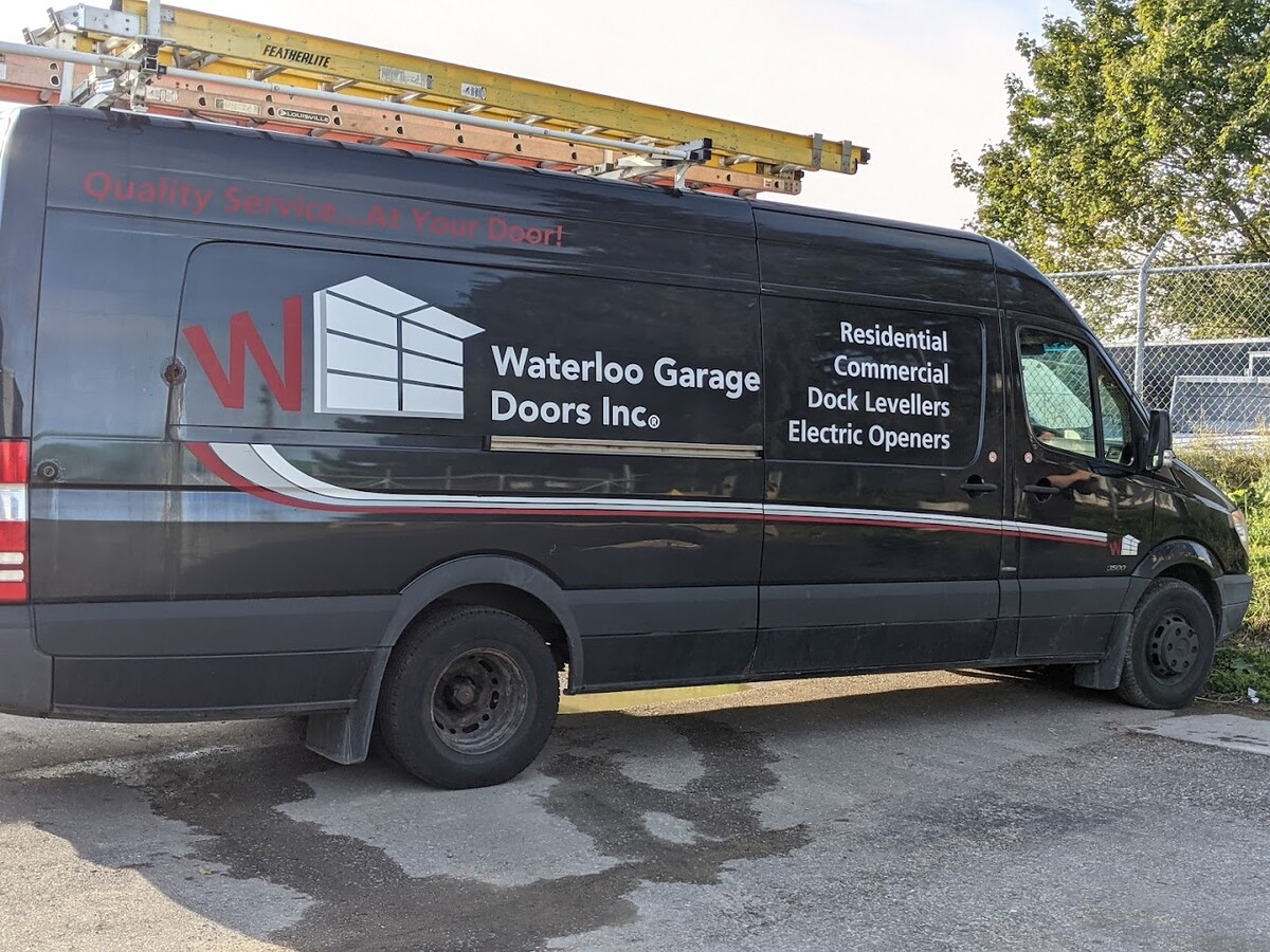 Images Waterloo Garage Doors Inc