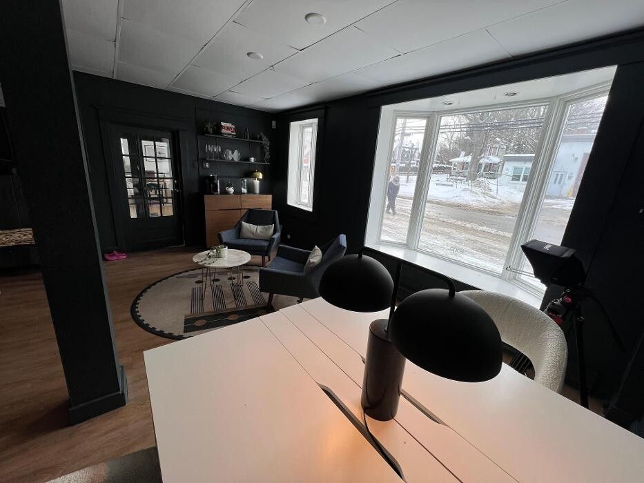 Images Peter Thompson - Courtiers Immobilier / Real Estate Brokers