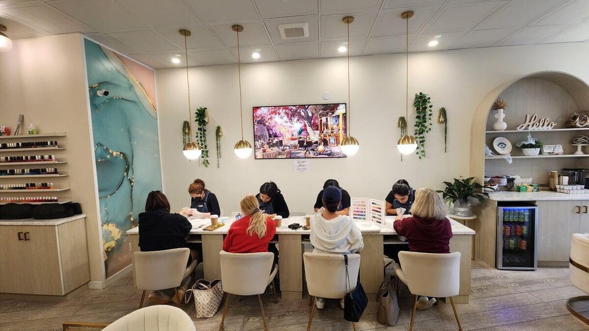 Images Upscale Nail Studio - North Vancouver