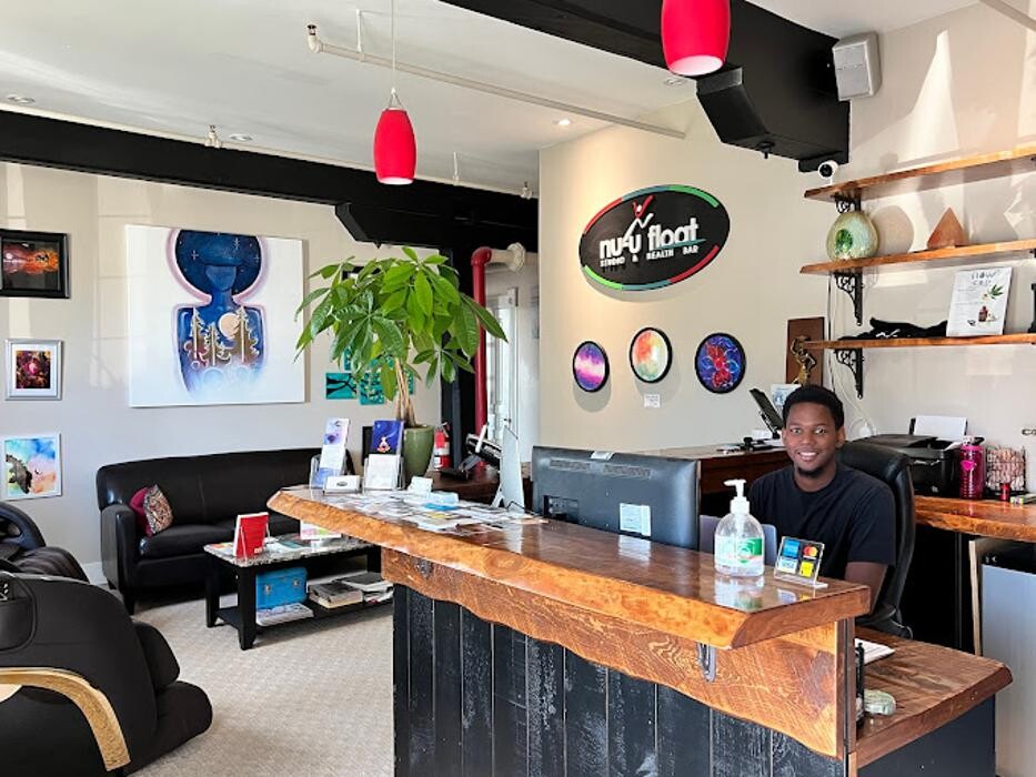 Images Nu-u Float Studio & Health Bar
