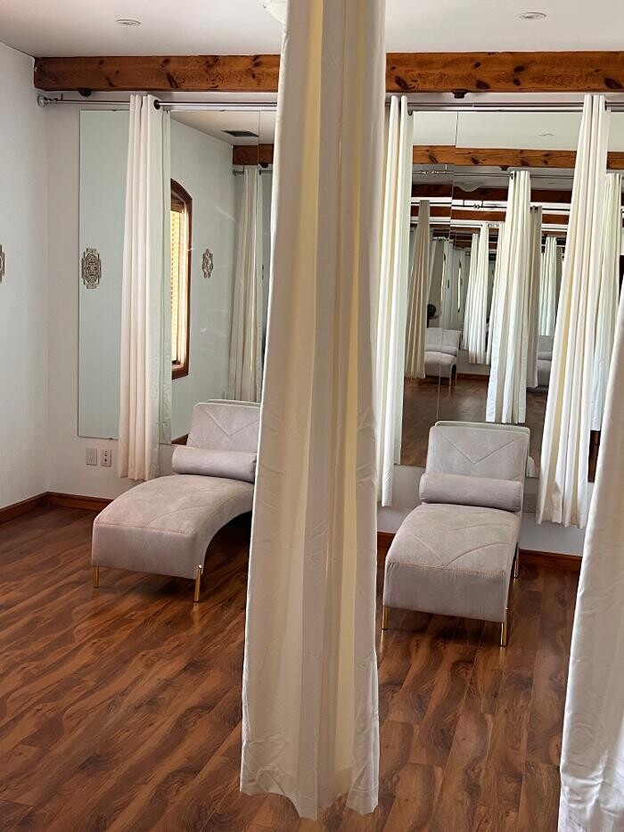 Images Nu-u Float Studio & Health Bar