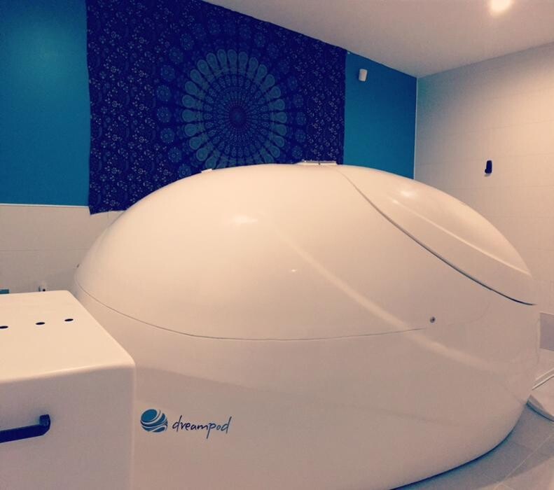 Images Nu-u Float Studio & Health Bar