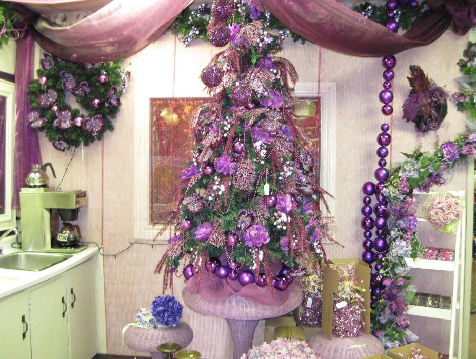 Images The Christmas Hut