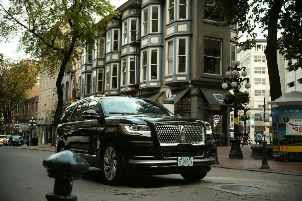 Images Toronto Airport Limo Taxi