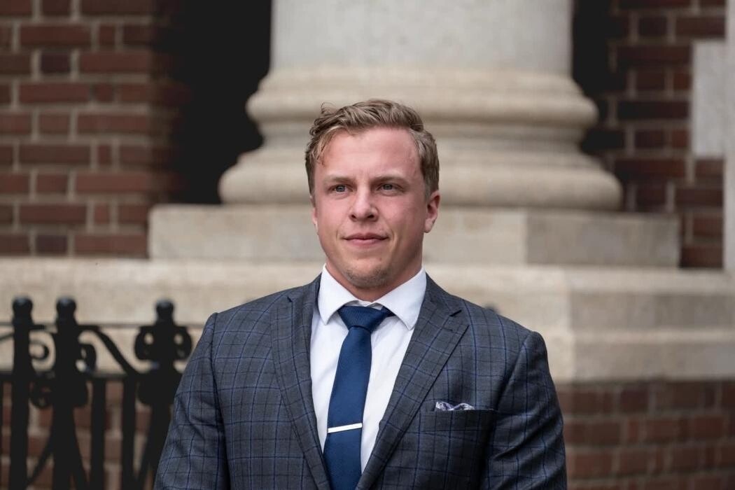 Images Frontier Law Group LLP