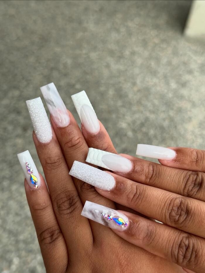 Images Leo Nail Lash Lounge