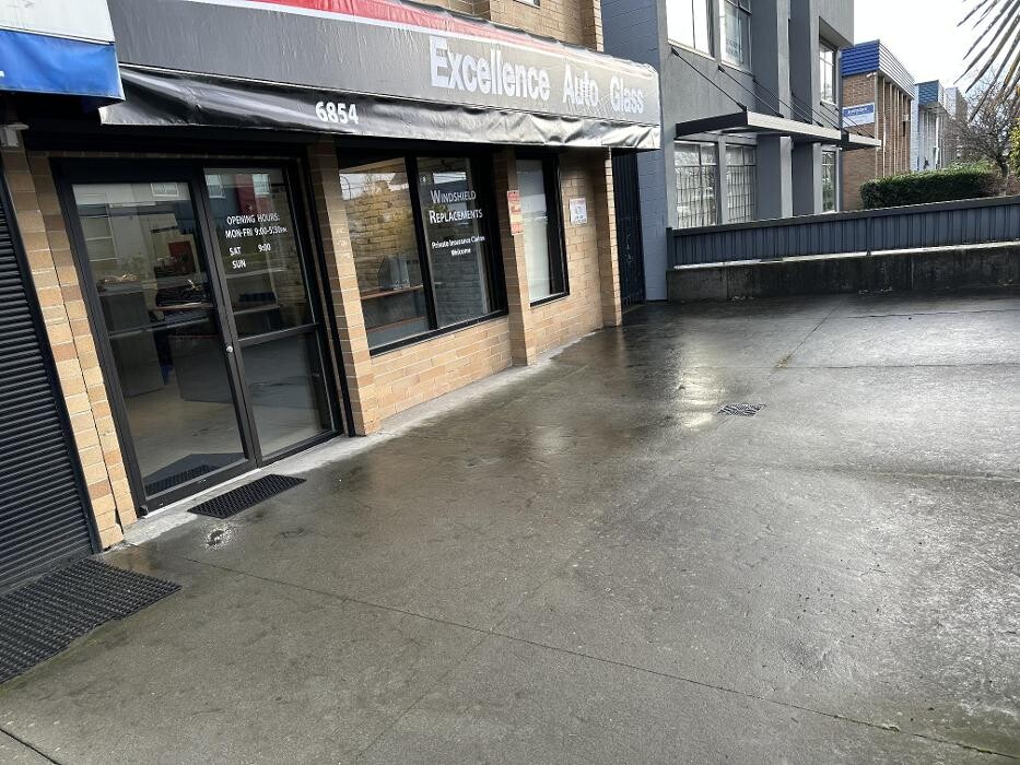 Images Excellence Auto Glass Burnaby
