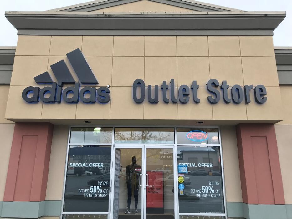 Images adidas Outlet Store Langley