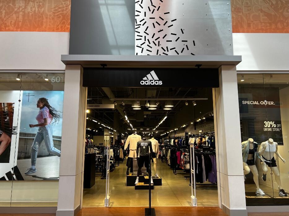 Images adidas Outlet Store Tsawwassen