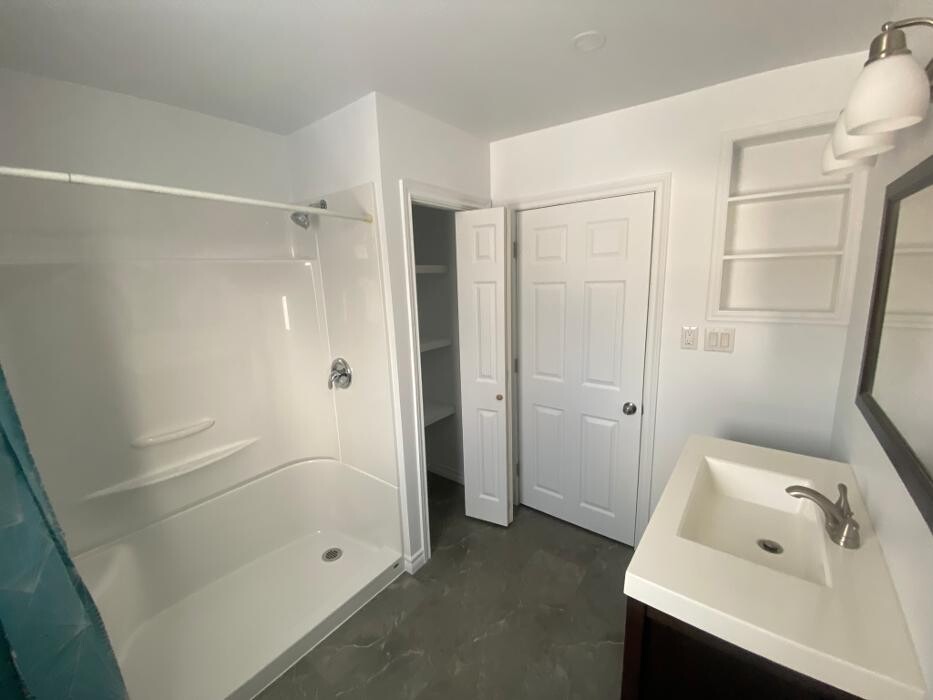 Images OC Licensed Carpenter