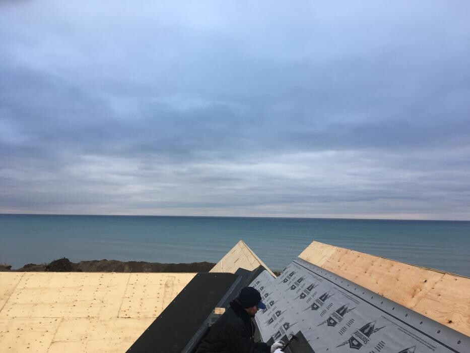 Images OC Licensed Carpenter