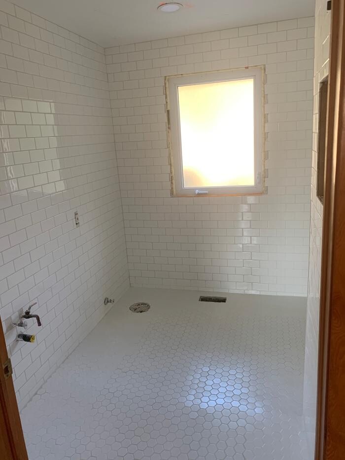 Images OC Licensed Carpenter