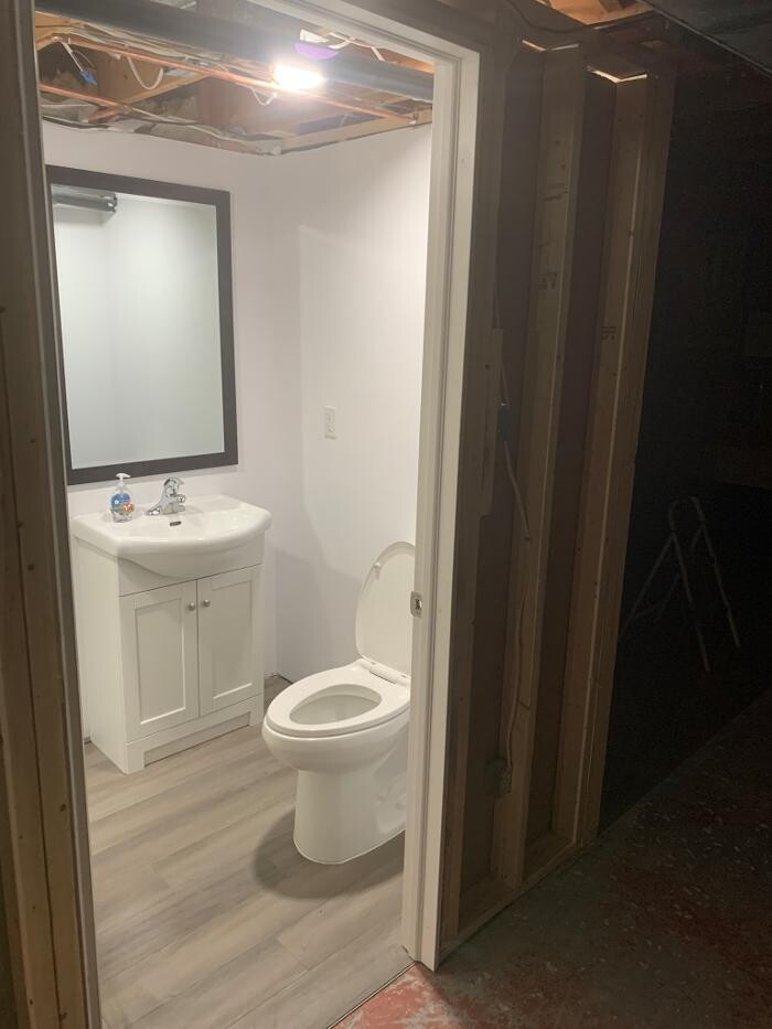 Images OC Licensed Carpenter