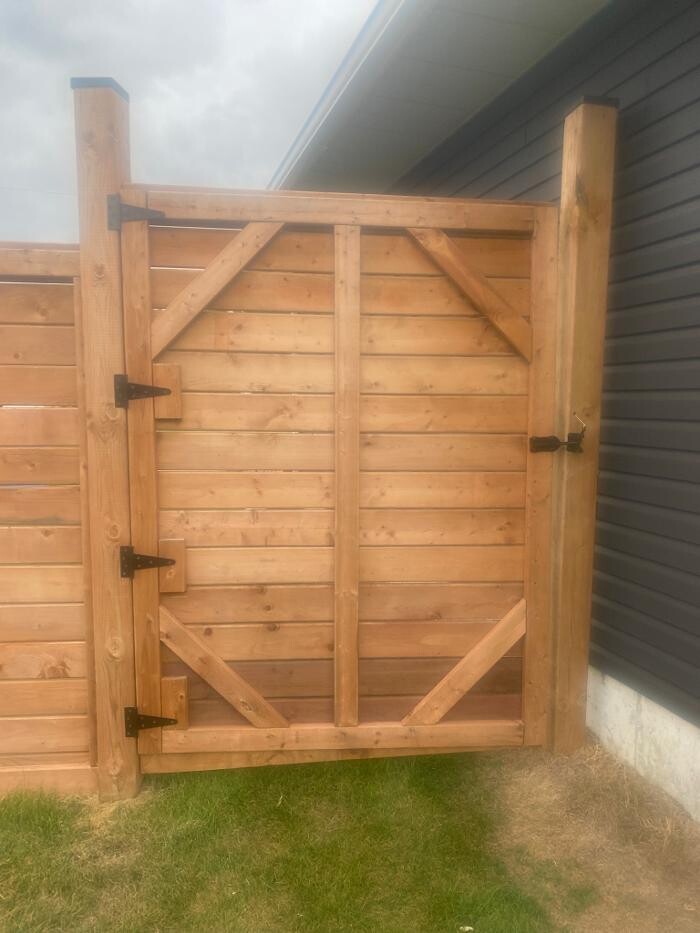 Images OC Licensed Carpenter