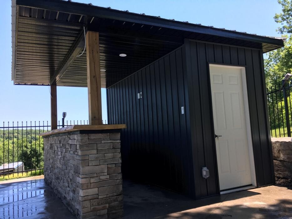 Images OC Licensed Carpenter