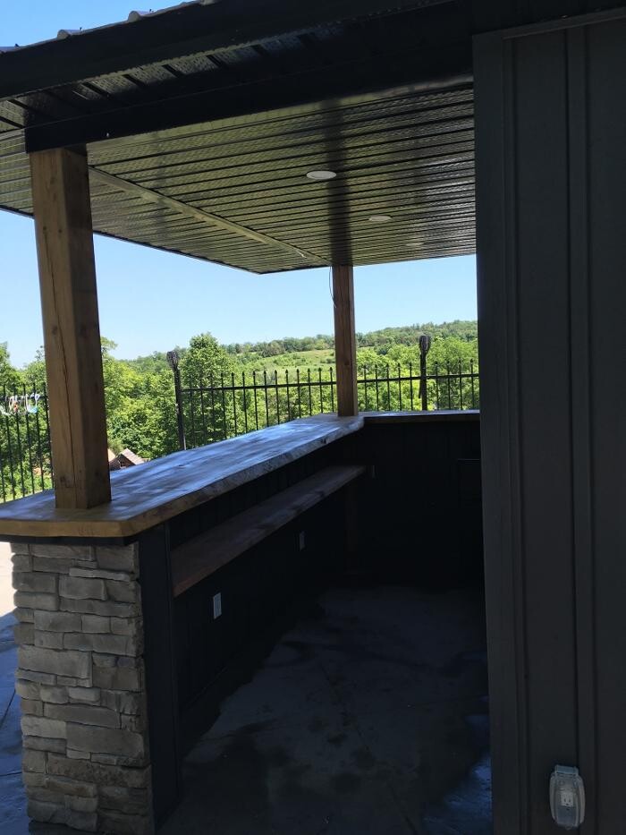 Images OC Licensed Carpenter