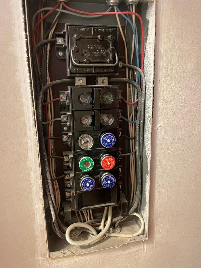 Images Helen's Electrical Contractor