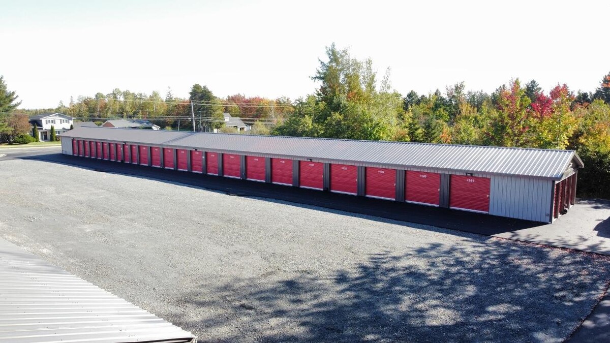 Images Sam's Storage & Dumpster (Online Rental 24/7)