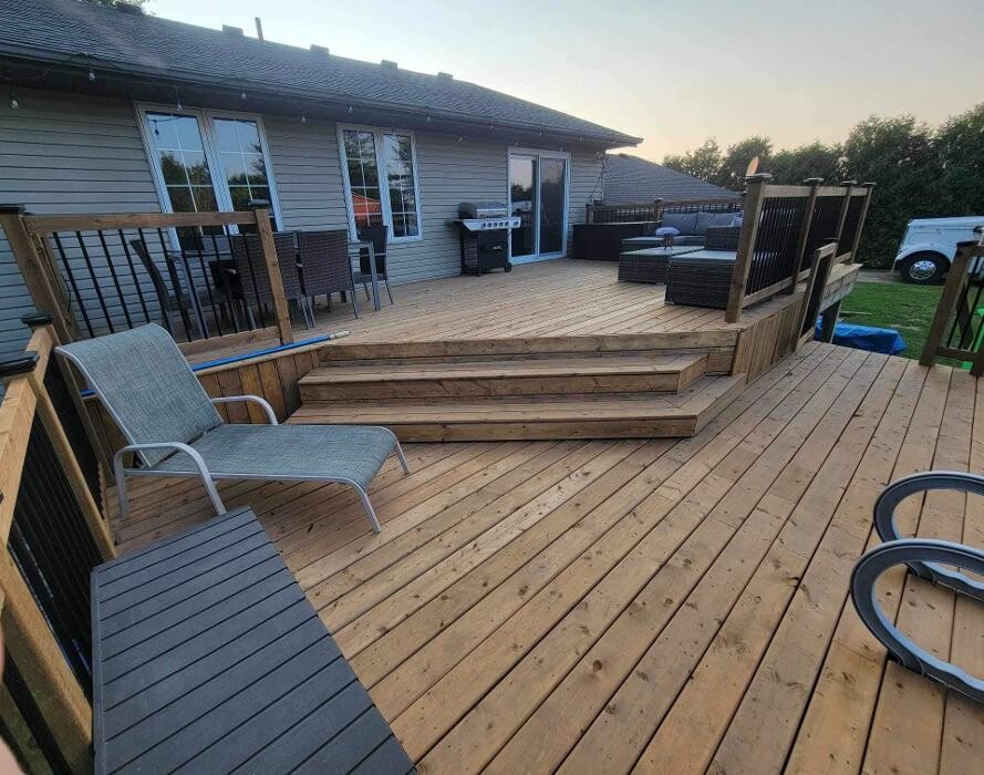 Images Barnim and Robertson Fence and Decks
