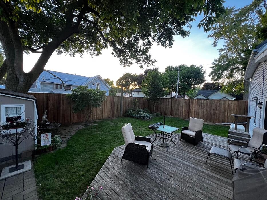 Images Barnim and Robertson Fence and Decks