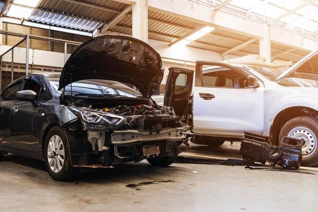 Images UNI-BODY Auto Collision