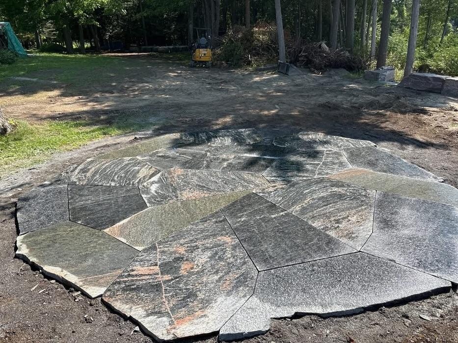 Images Yantha Backhoe & Trucking Ltd