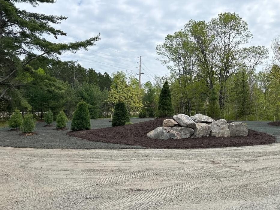 Images Yantha Backhoe & Trucking Ltd