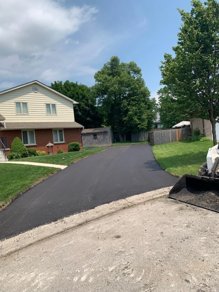 Images Larry's Asphalt Paving Co Ltd