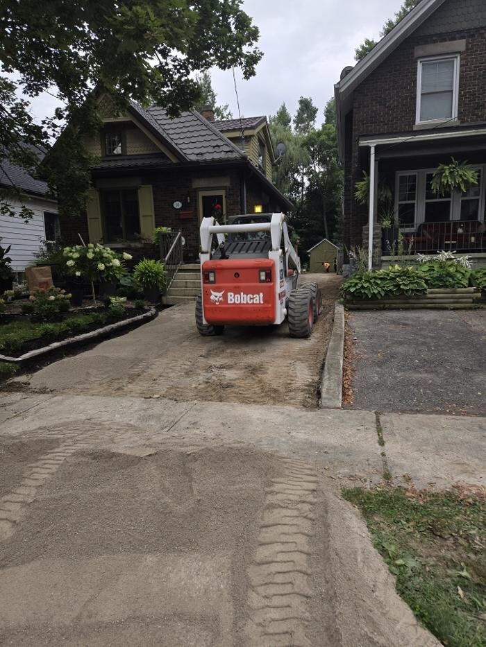 Images Larry's Asphalt Paving Co Ltd