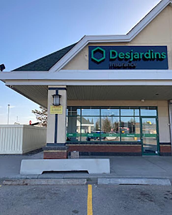 Images Jackie Marchand Desjardins Insurance Agent