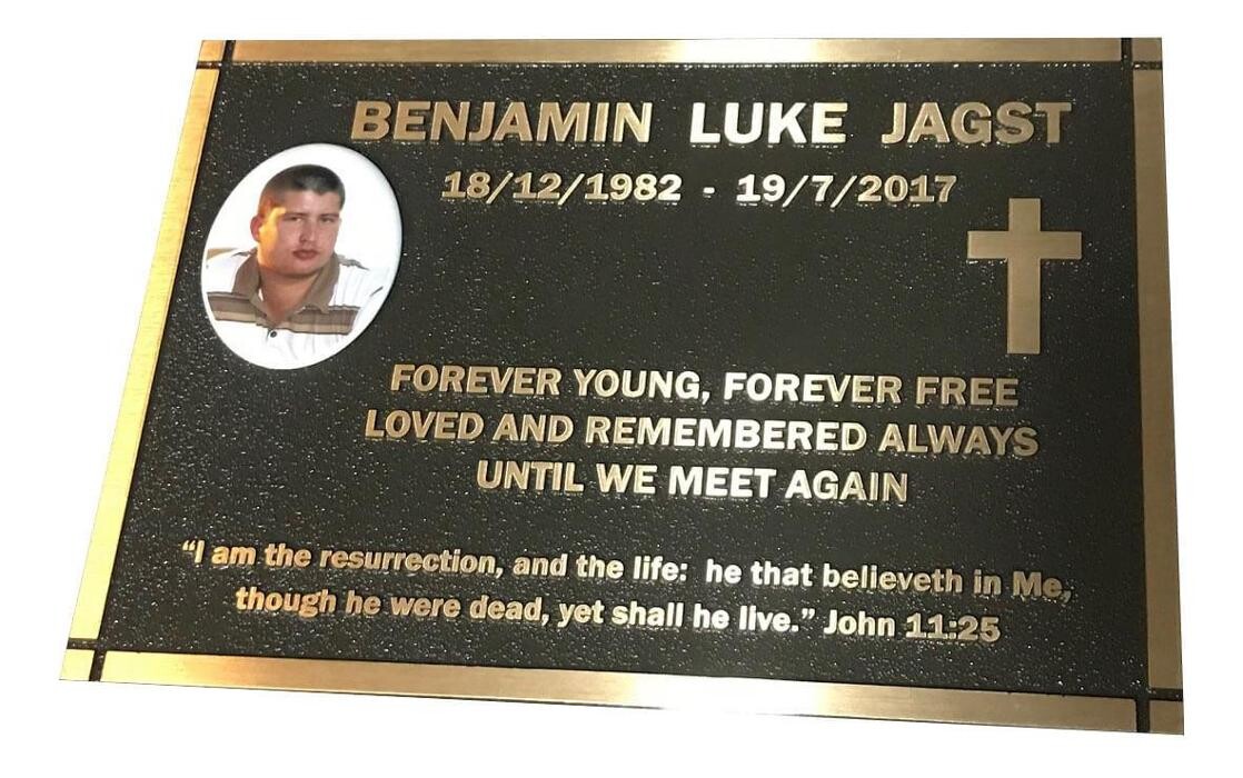 Images Bronze-Plaque.com