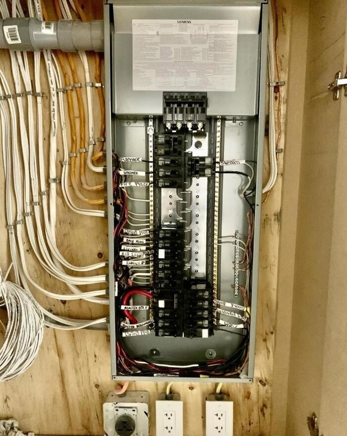 Images Maknotech Electric Inc.