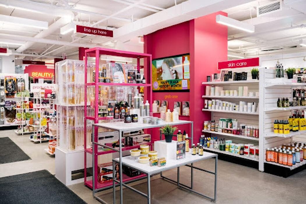 Images Cloré Beauty Supply Store - Hamilton