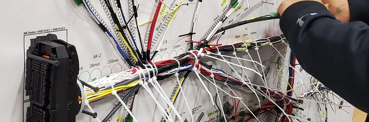 Images LEXAN CABLING SOLUTIONS INC.
