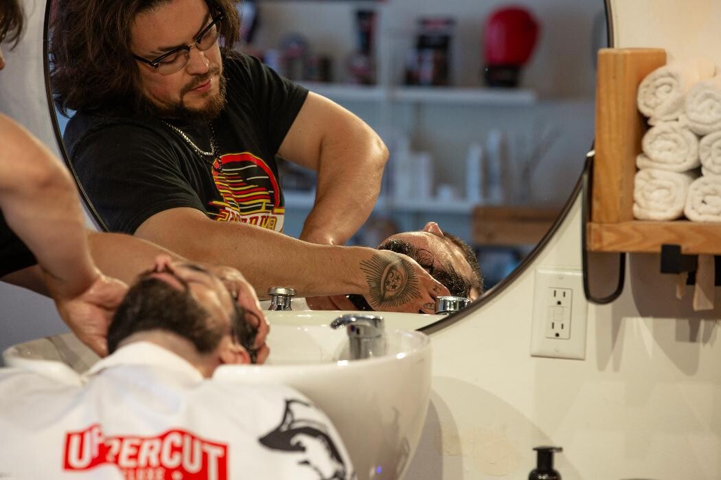 Images Industry Grooming Lounge