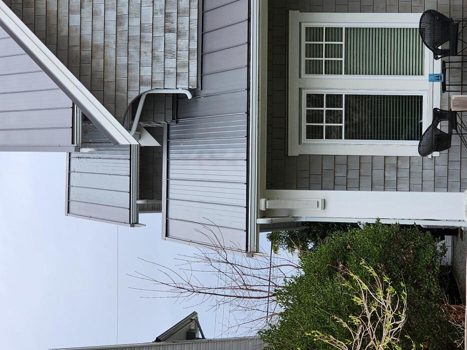 Images SRS ROOFING & exteriors