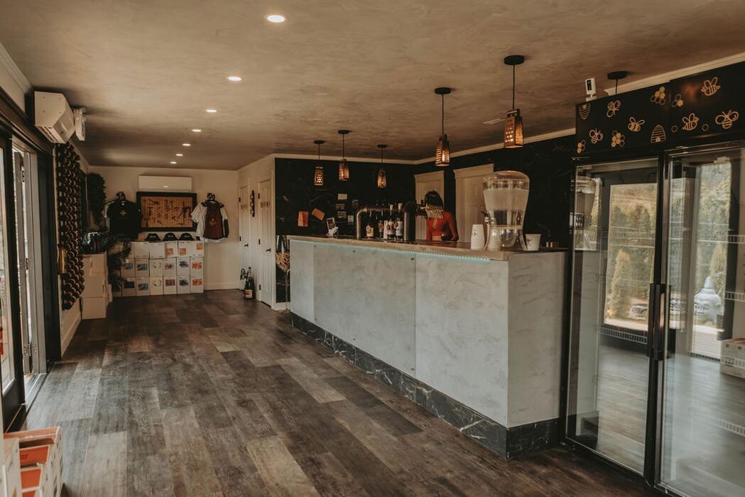 Images Ve Oh Lay Acres Winery & Farm