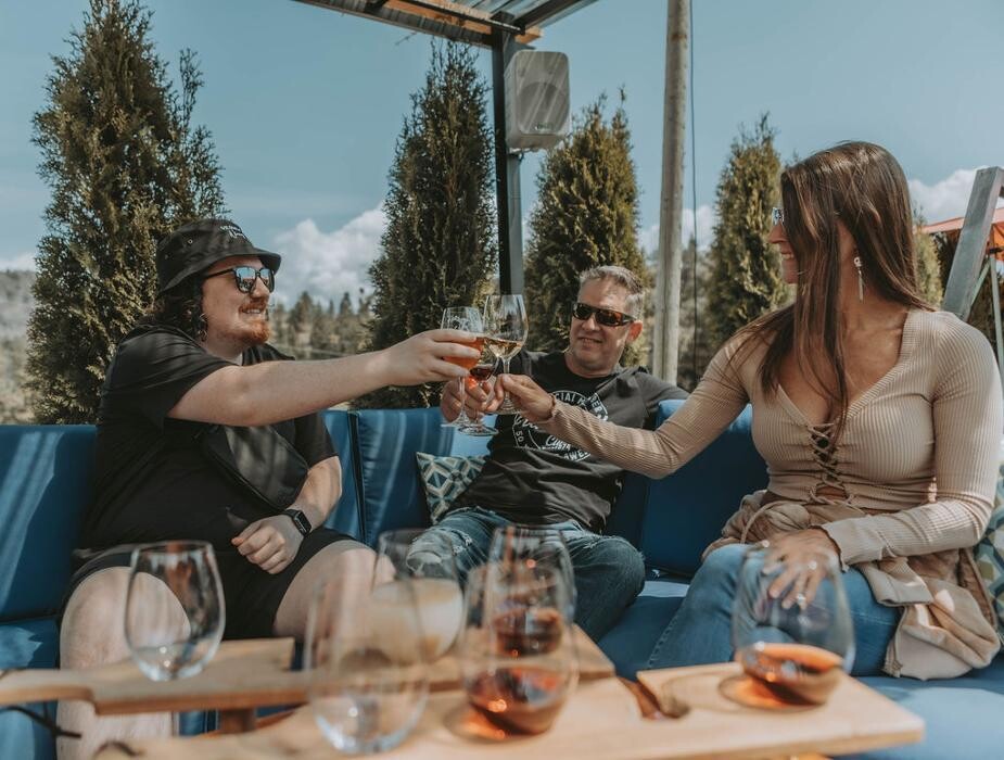 Images Ve Oh Lay Acres Winery & Farm