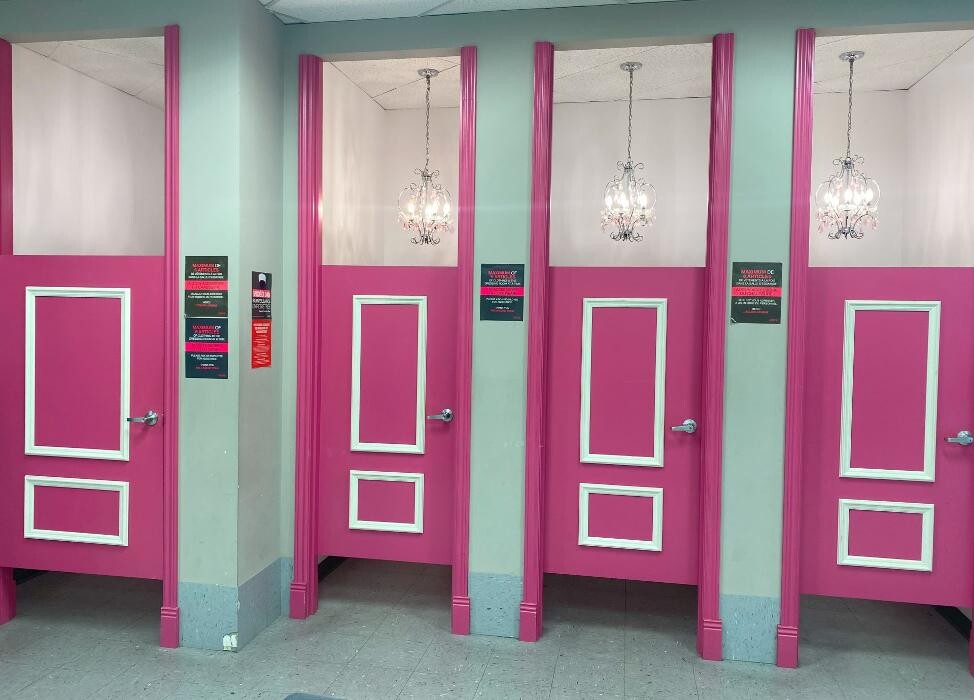 Images Ardene magasin de liquidation
